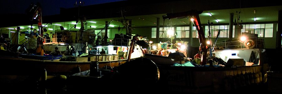 mercato di pozzuoli in notturna
